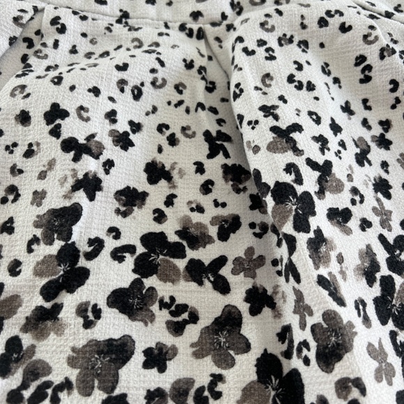 Banana Republic Skirt with pockets - Picture 4 of 4